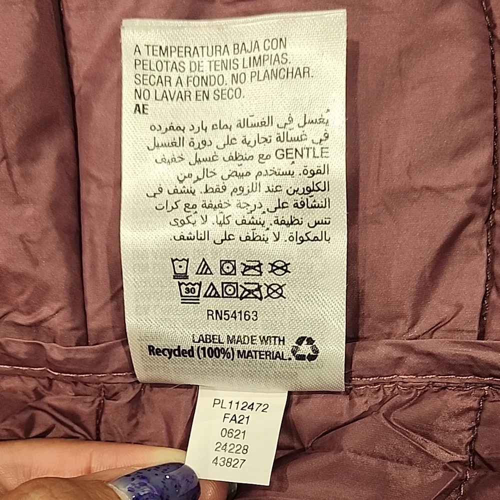 Women's Mauve Quilted Puffer Vest. - Picture 5 of 11